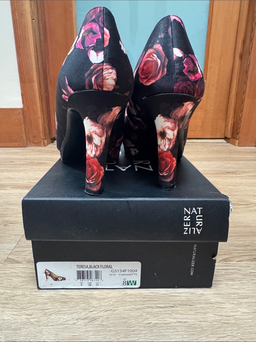 Naturalizer Teresa Floral Print Platform Pumps - Picture 6 of 6